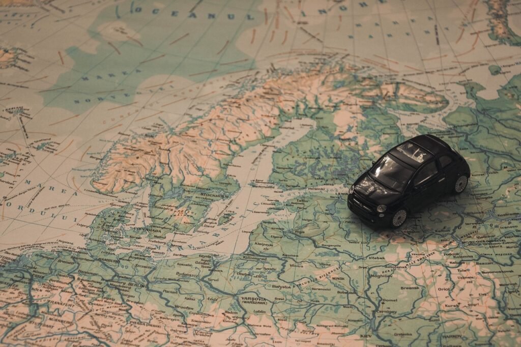 holidays, car, map-1283014.jpg